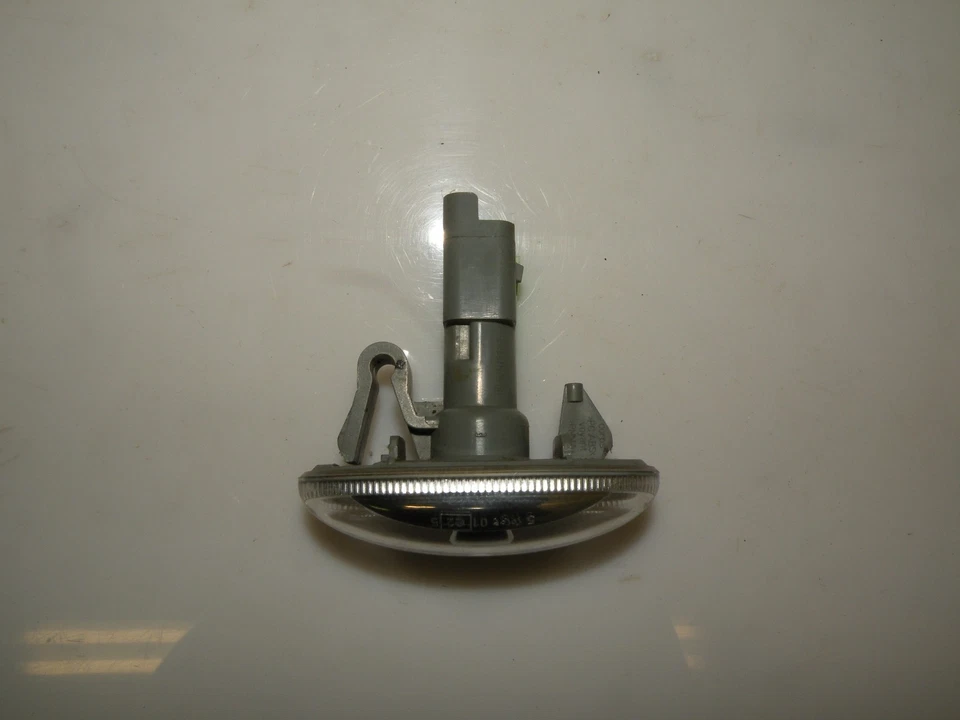 PEUGEOT 407 2005 FRONT LEFT RIGHT INDICATOR BLINKER TURN SIGNAL LIGHT 9680057480 - Image 2 of 4