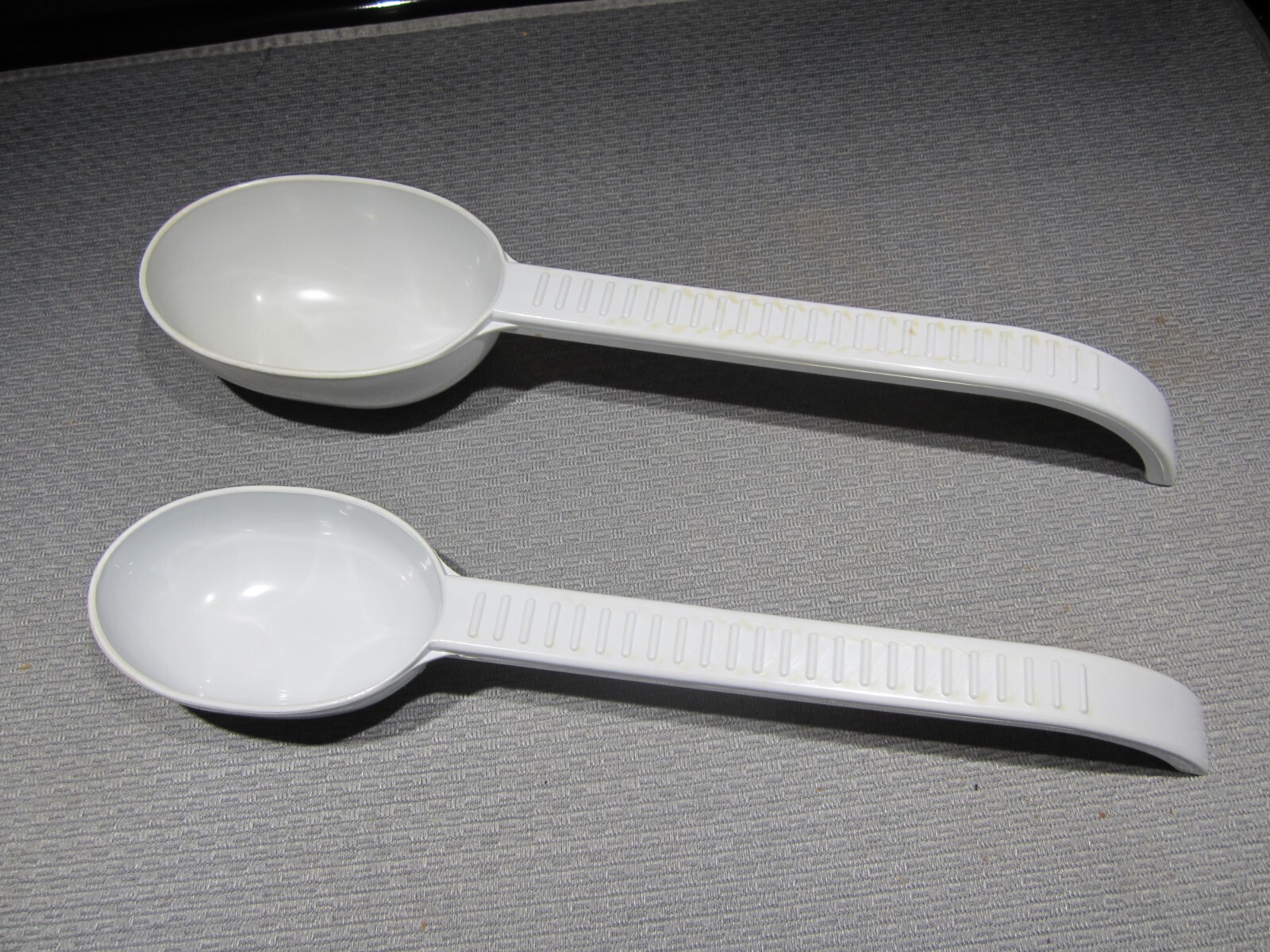 Weight Watchers Measuring Spoon Scoop 1 Cup & 1/2 Cup Long Handle White eBay