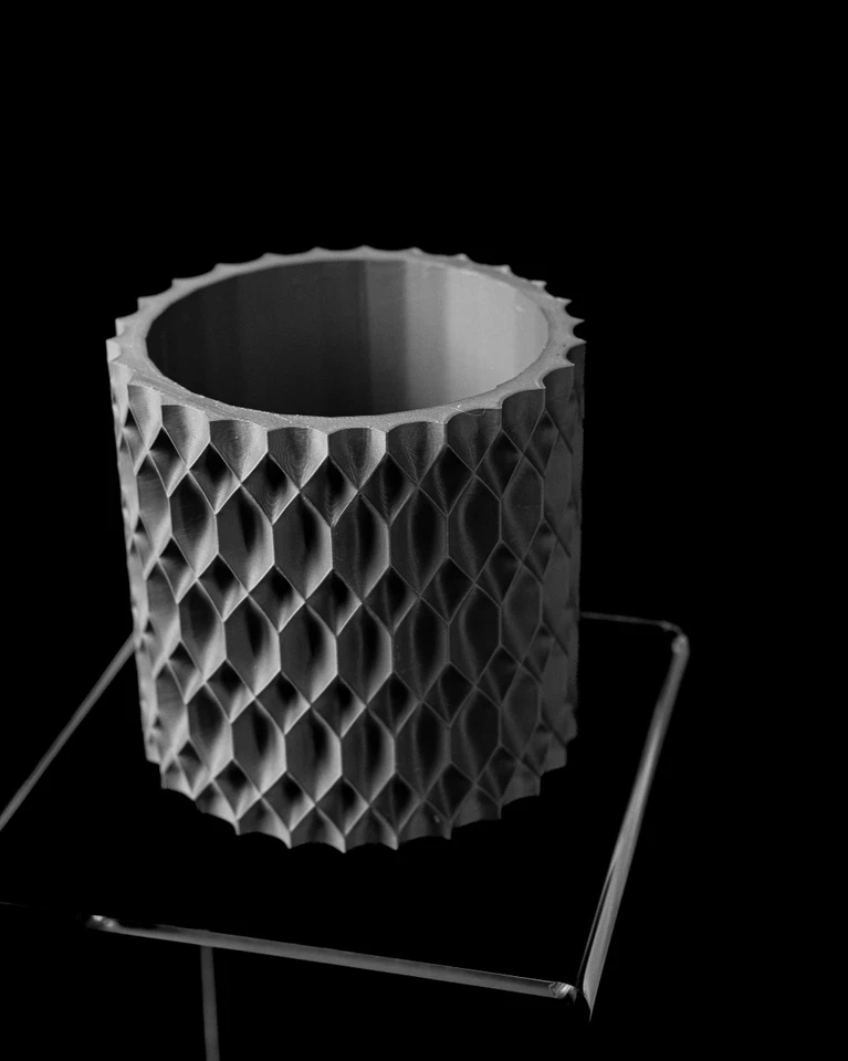 Modern 3D Printed Black Geometric Succulent Planter Pot - Image 4 of 4