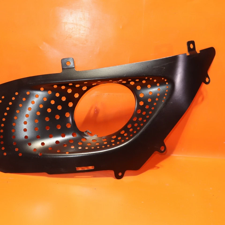 ASTON MARTIN DB11 ACABAMENTO DE EXAUSTÃO MALHA GRADE ESQUERDA 2017 2018 2019 2020 DB 11 FABRICANTE DE EQUIPAMENTO ORIGINAL - Imagem 3 de 4