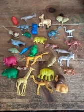 Vintage Animal Lot Of 29 JARU Celluloid Rubber Dinosaurs Zebra Bear Lion Elephan