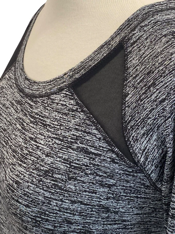 Pullover negro para mujer RBX Live Life Active manga larga ventilado talla pequeña Foto 2 de 4