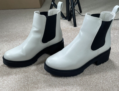 Amazon Essentials Women's Chelsea Combat Ankle Boots White size