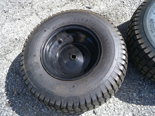 1 Cub Cadet REAR WHEEL/TIRE for CC30E Electric Riding Lawn Mower Free Ship - Afbeelding 3 van 8
