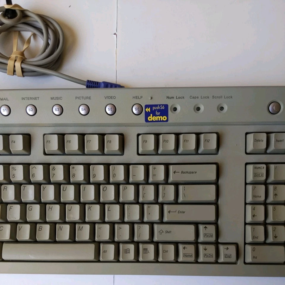 Sony VAIO PCVA-KB1P/UB Gray PS2 Wired QWERTY Standard Keyboard - Image 3 of 4