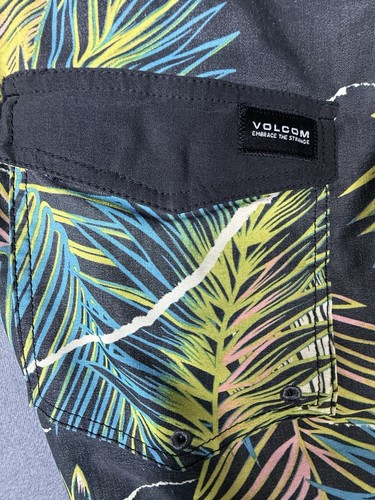 Volcom Stone Lightning Leaf Print Surf Shorts W/ Back Pocket Men’s 34 - Picture 2 of 10