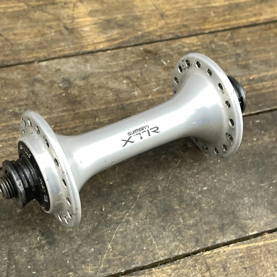 Mountain bike vintage Shimano XTR HB-M900 cubo frontal 32H prata anos 90 feita no Japão - Imagem 4 de 4