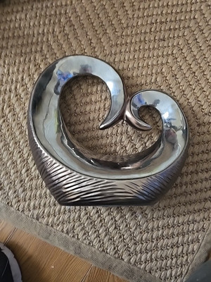 Benzara Bronze Keramik Abstrakte Skulptur Metall Herz Wohndeko 11x5x11 ca.