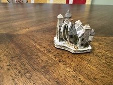 David Winter Cottage Christmas in Scotland and Hogmanay 1988 Castle Ornament