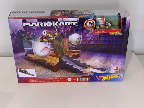 Hot Wheels Mario Kart Boo's Spooky Sprint Track Set w/ Shy Guy Racer ...