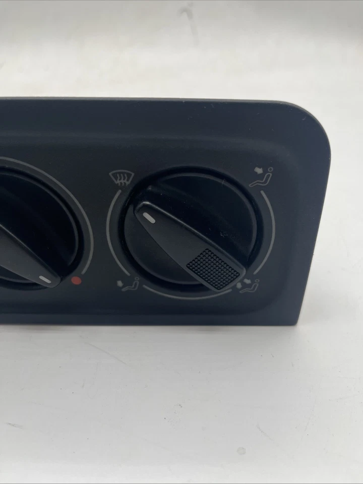 1999-2002 VOLKSWAGEN CABRIO GOLF Temperature Control Convertible With AC - Image 2 of 4