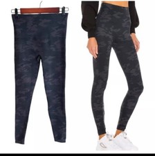SPANX Look At Me Now Seamless Leggings Black Camo Sz Medium