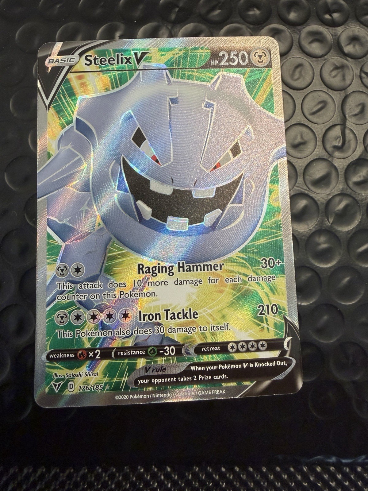Pokémon TCG- 2020 Steelix V 176/185 Vivid Voltage NM
