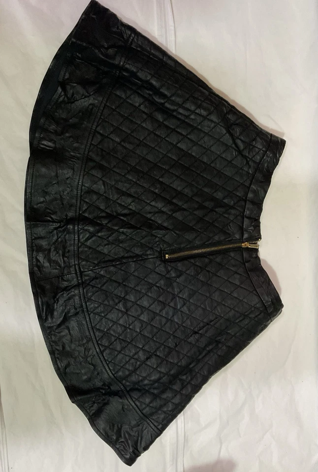Nasty Girl Women’s Pleather Mini Skirt Size Med Solid Black Gold Zippers Quilted - Image 4 of 4