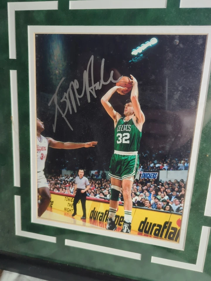 KEVIN MCHALE SIGNED 8X10 PHOTO BOSTON CELTICS COA FRAMED HOF - Image 3 of 4