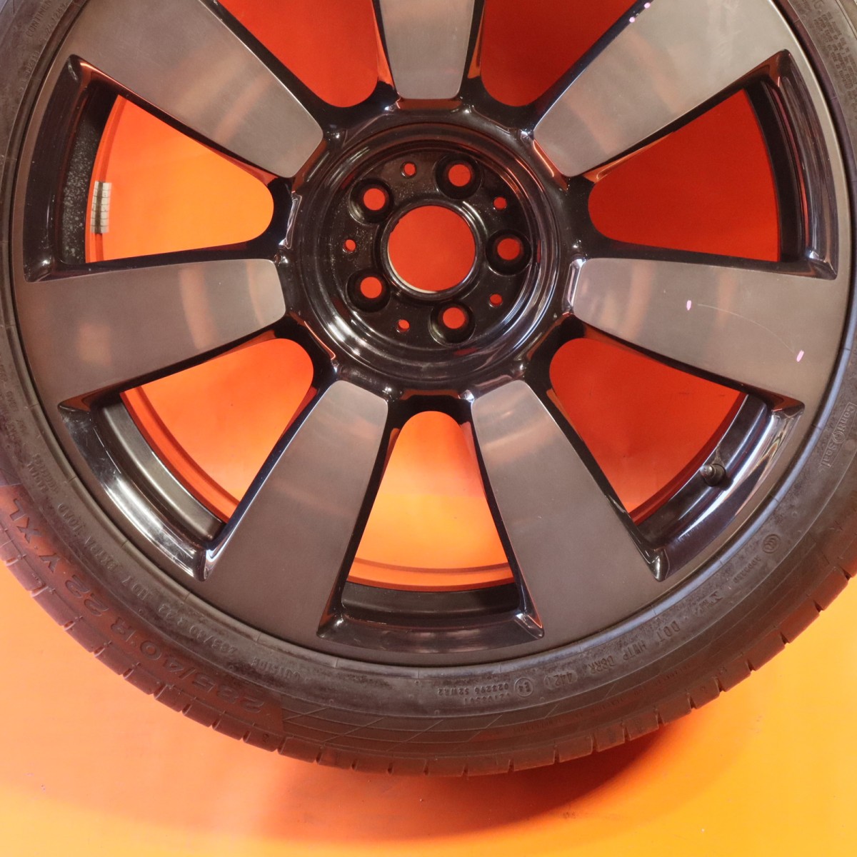 Rolls-Royce Cullinan 2019-2023 Rear Wheel P/N 6882836