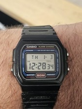 Vintage Casio W-71 Multi-Function Digital Watch Mod 549 50M Alarm Chrono 1980s