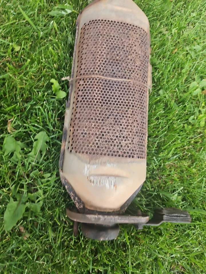 87 88 89 90 91 92 Cadillac Brougham Fleetwood Silenciador Convertidor Catalítico Chatarra  Foto 2 de 4