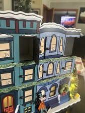 Disney Mickey & Friends Podświetlany Boże Narodzenie Kalendarz adwentowy Wioska - Fabrycznie nowa w pudełku / jakość