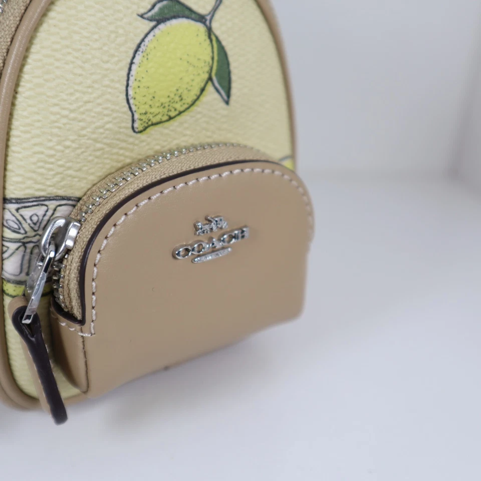 Bolso Mochila Coach Mini Court Dije con Estampado de Limón CAP03 NUEVO CON ETIQUETAS Foto 3 de 4