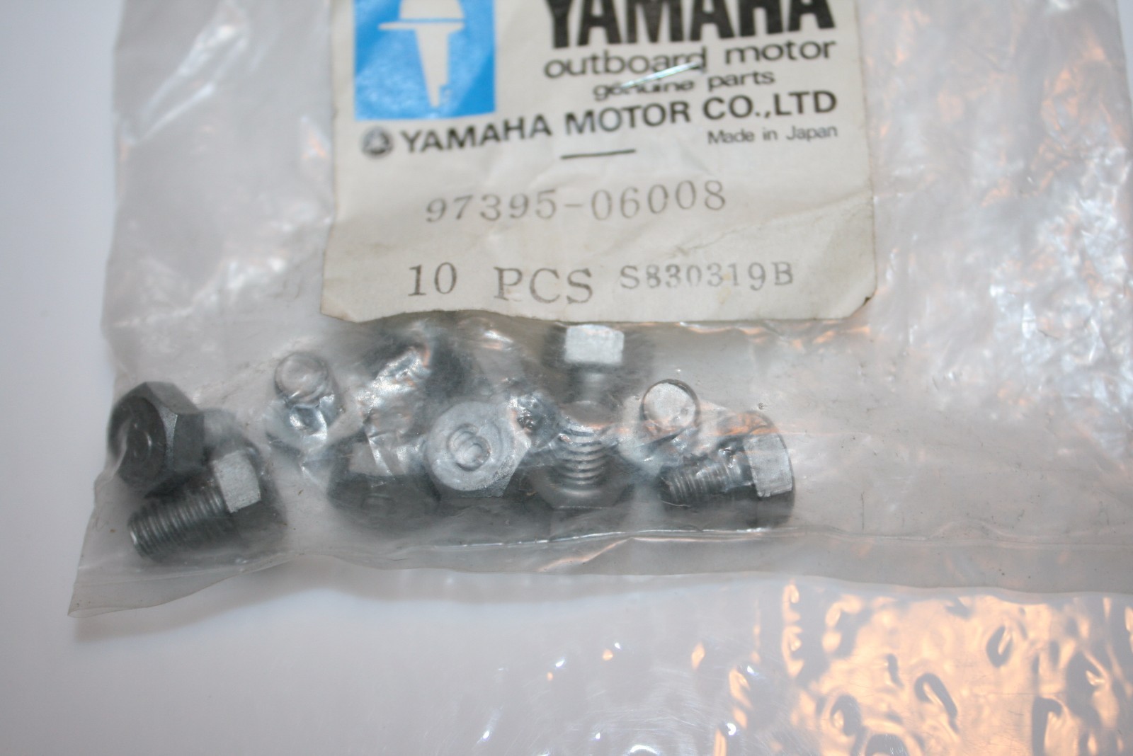 10 nos Yamaha outboard mounting bracket bolts 9739506008 6 x 8mm