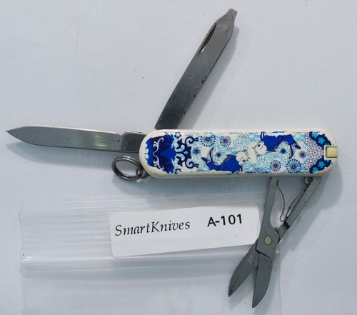 Victorinox Classic SD Swiss Army knife- 2013 Blue Mist. Used, very good #A101 - Picture 4 of 5
