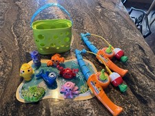 VTech Jiggle and Giggle Fishing Set w TWO Fishing Poles, 7 Sea Creatures, Bucket
