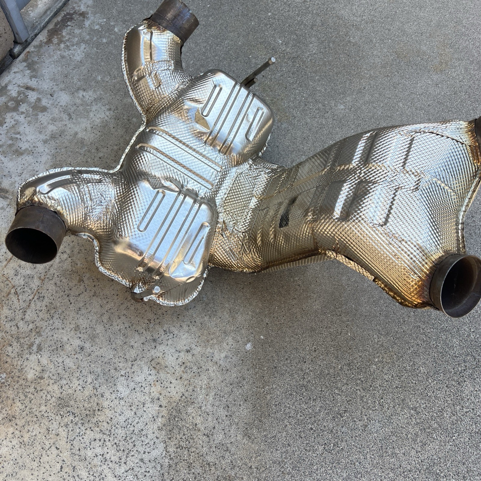 McLaren 570S End Silencer 13HA004CP.01 Exhaust Silencer S13SC Exhaust