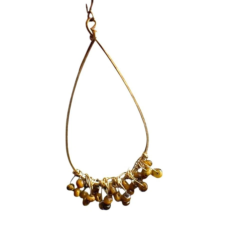 Pendientes lágrima piedra ojo de tigre chapados en oro Foto 4 de 4