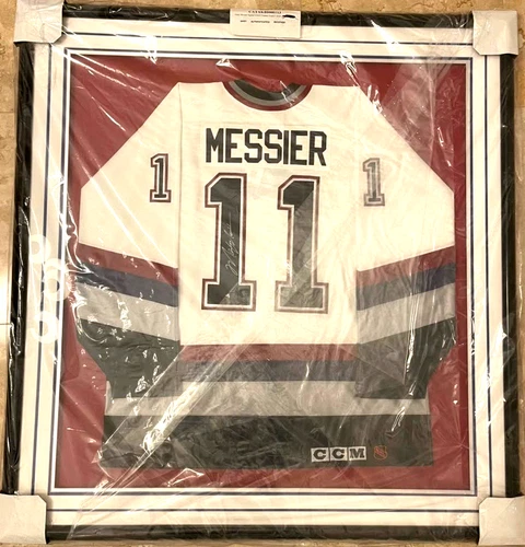 MARK MESSIER Vancouver Canucks SIGNED NHL CCM Hockey Jersey (JSA LOA)