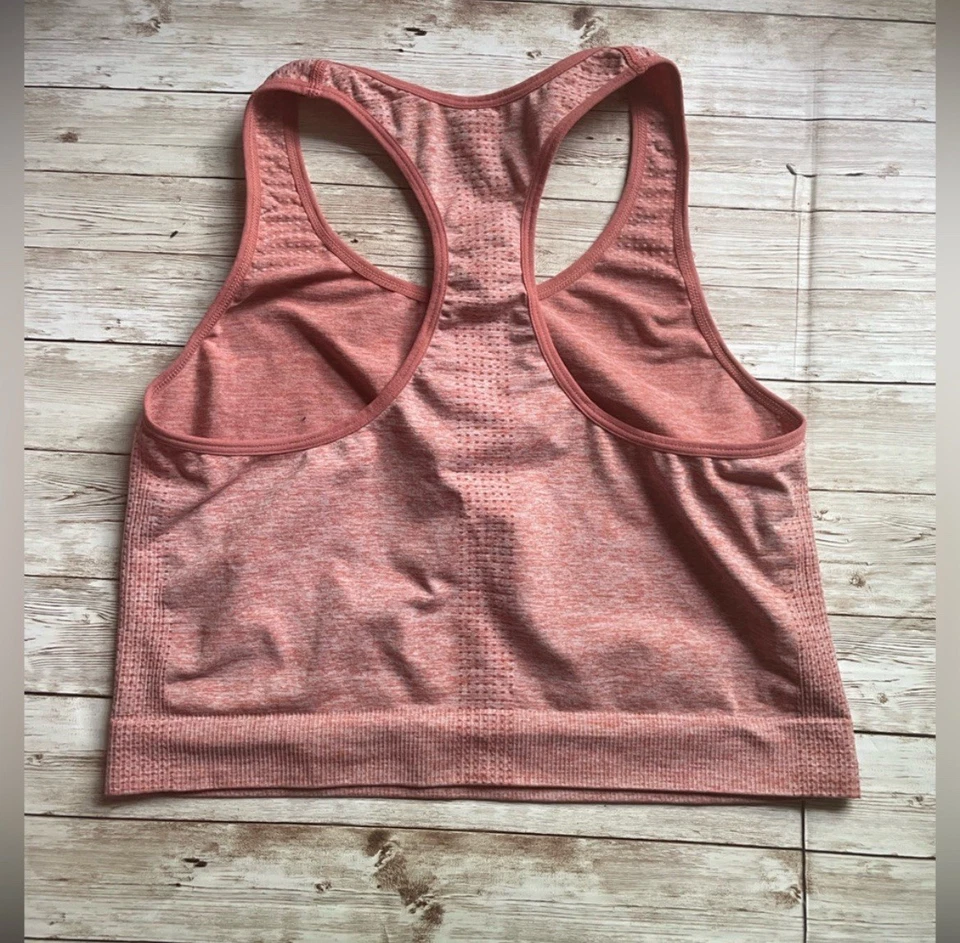 TANQUE RECORTADO DE ENTRENAMIENTO SIN COSTURAS ROSA VICTORIA'S SECRET GRANDE 12-14 Foto 4 de 4
