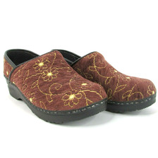 Sanita Danish Clogs Flower Embroidery Size 37 US 6-6.5 Slip On Comfort Shoes