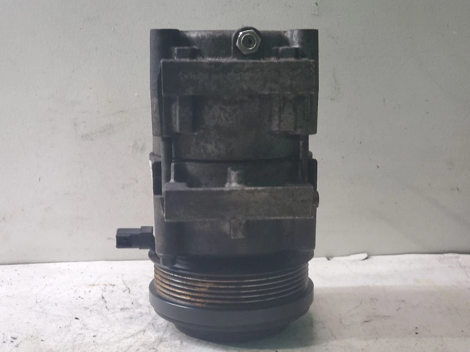 Mercury Mountaineer AC Compressor 6 Cylinder With Auxiliary Heat and AC OEM  Foto 4 de 4