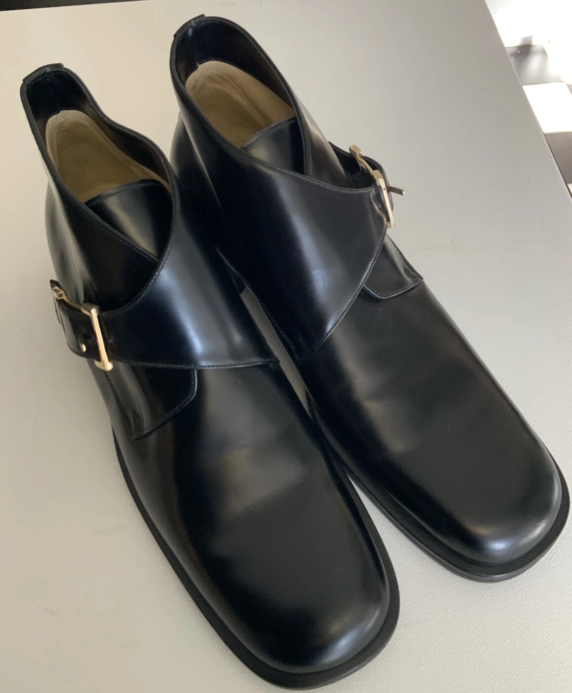 Chaussures femme Gucci cuir noir bout carré boucle dorée Italie pointure EU 40,5 C