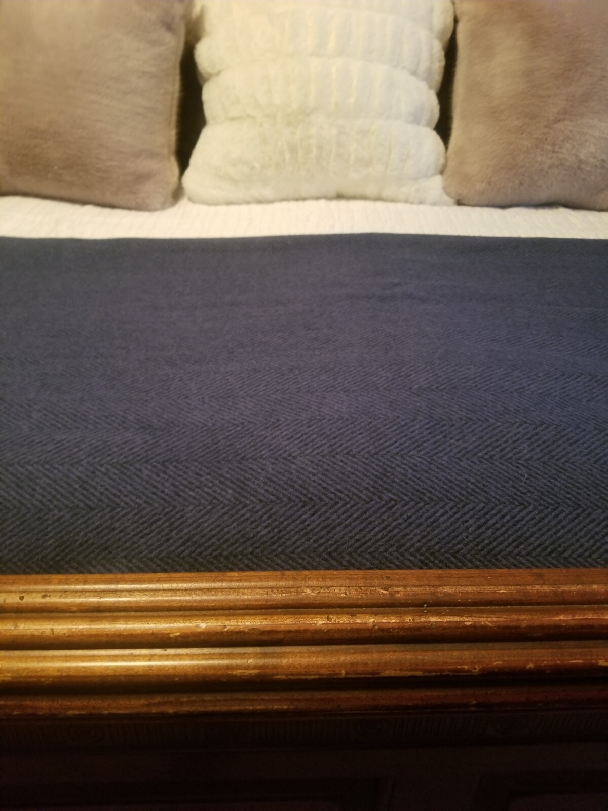 HERRINGBONE Wool blanket/Throw 64X49 Warm/Heirloom quality/Famous Maker