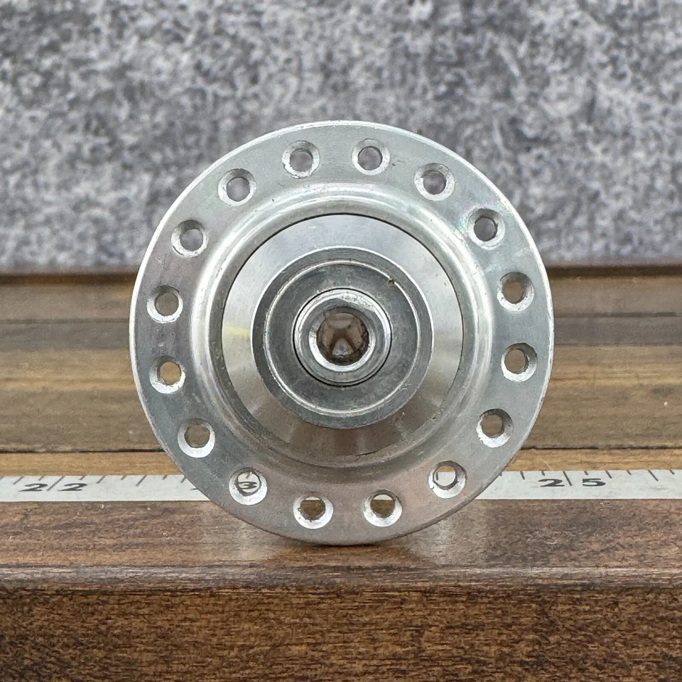 Buje delantero protector de grasa WTB de colección 32 agujeros Wilderness Trail 32h 100 sellado se adapta Foto 4 de 4