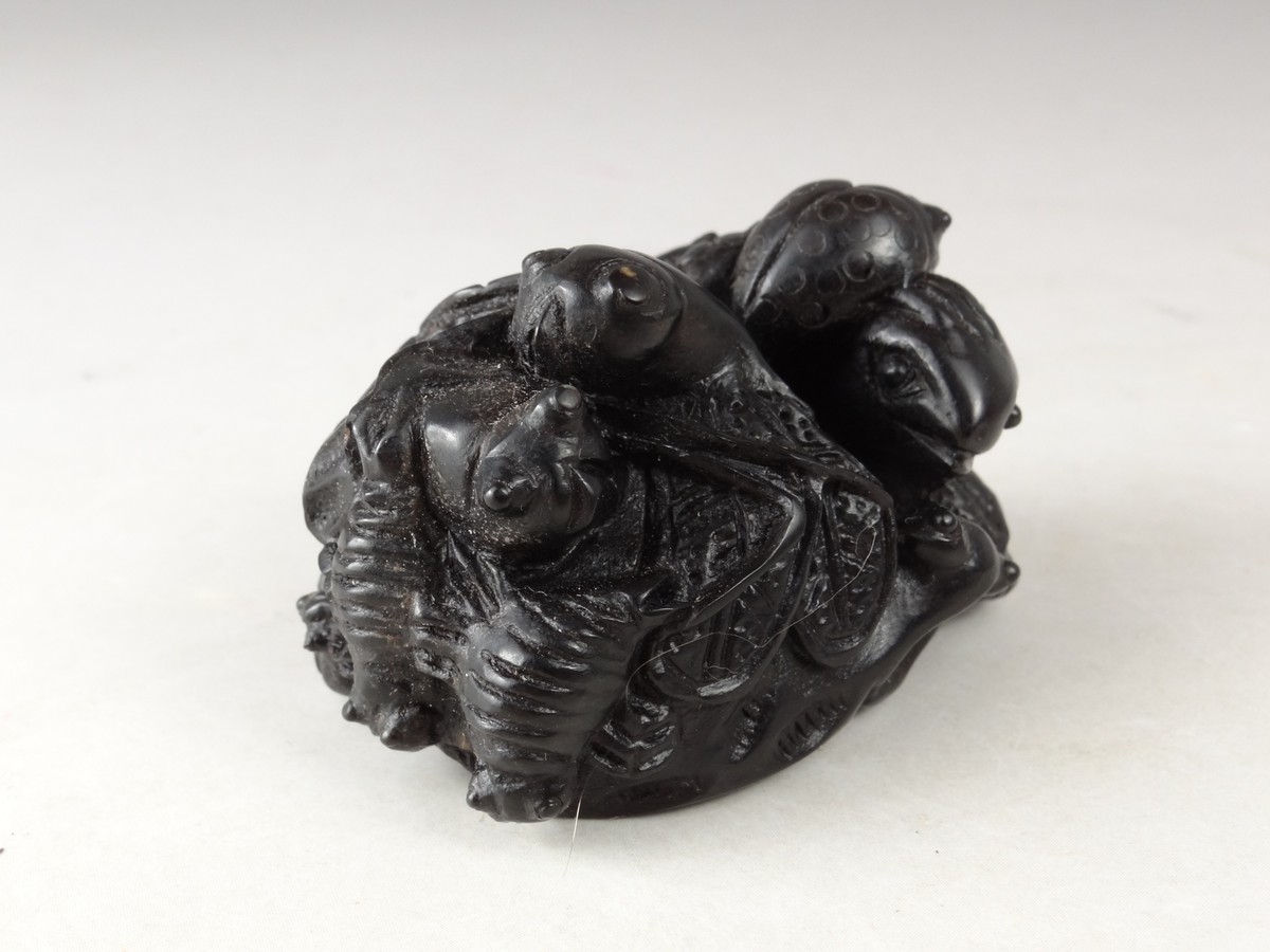 YN76 Netsuke Wood Hand-carved Japanese Vintage Art Geijyutu
