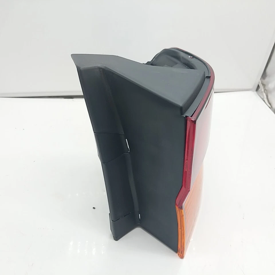 TYC 11-5977-90 подходит для правостороннего заднего фонаря правостороннего пассажира Honda Odyssey 2002-2004 годов выпуска - Изображение 2 из 4