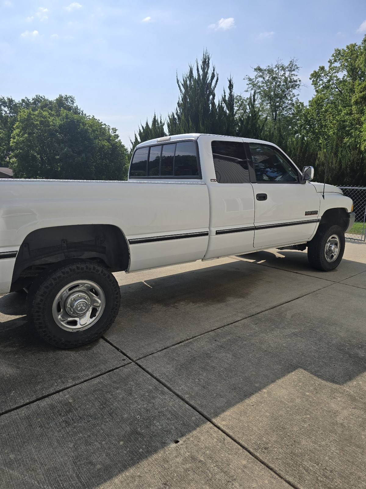 1997 Dodge Ram 2500 for sale in Kansas City Missouri