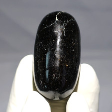 Turmalina Negra Shiva Lingam — Antiguo Protector de Energía y Espacio — Piedra de Altar