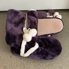 Women s Slip-On Bootie Slippers Size 7 Faux Fur Pom Pom, Purple/White