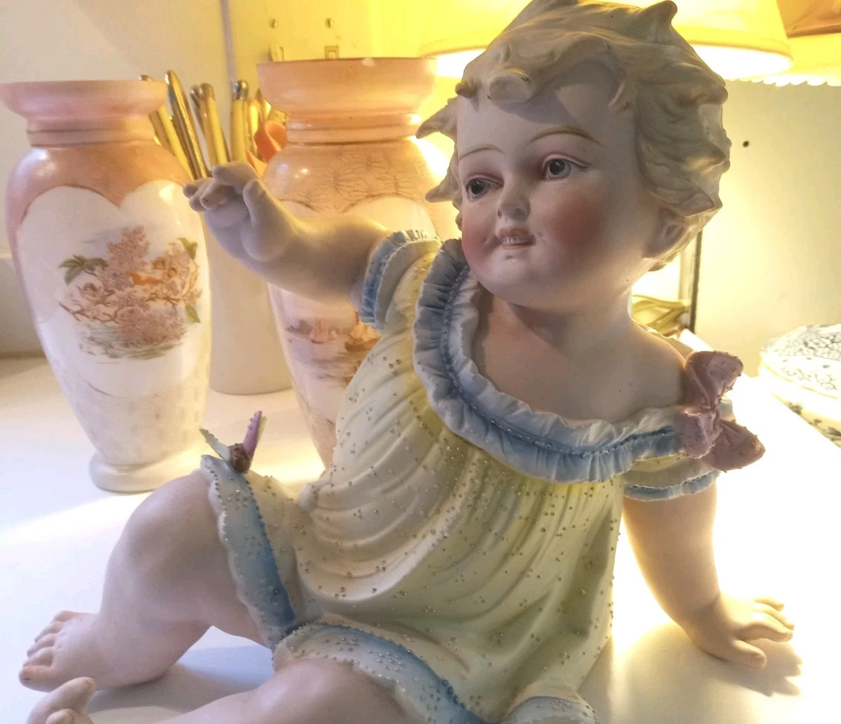 Poupée Ancienne En Porcelaine - Bébé Piano - Objet De Collection Vintage