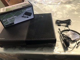 Xbox One Original Console 8 Piece Bundle NO KINECT