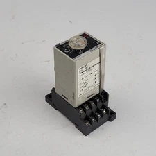 Omron E5L-A1 Temperature Controller W/0511YT Base - USED