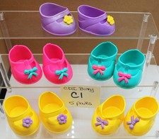 LOTE C1 VINTAGE 5 PARES MUÑECA BEBÉ CDI BINKY MARY JANE ZAPATOS 1998