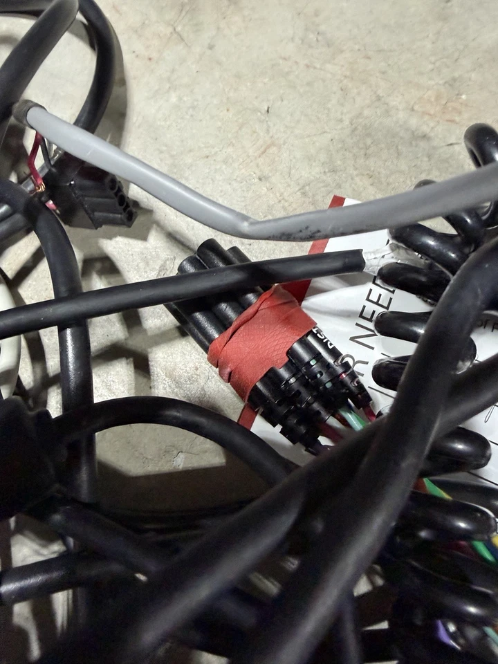 Lote de 35 libras de cables de monitor de hospital Masimo, Ge, Hill Rom ECG llamada campana Foto 3 de 4