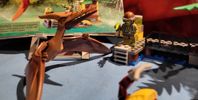 Lego 5883 Dino Tower Takedown 100% complete, w manual. No box.