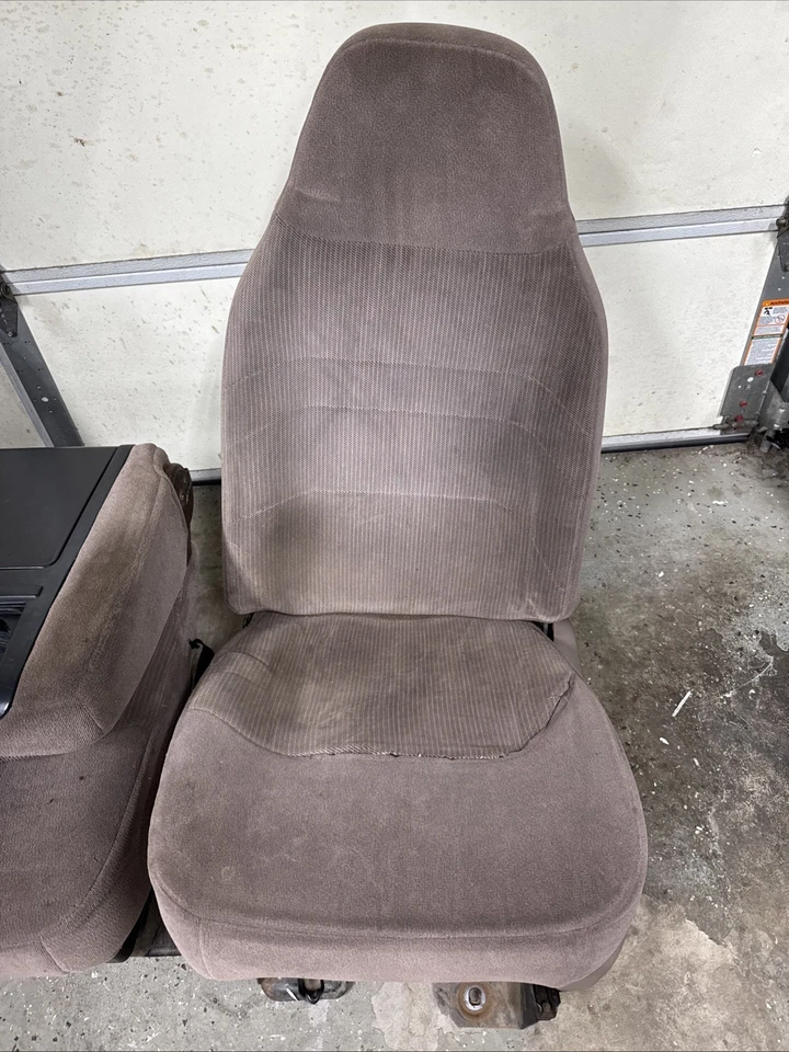 Asiento con canastilla delantero de tela bronceada Ford F150-F350 1987-1996 con consola 40/20/40 cabina extendida Foto 4 de 4