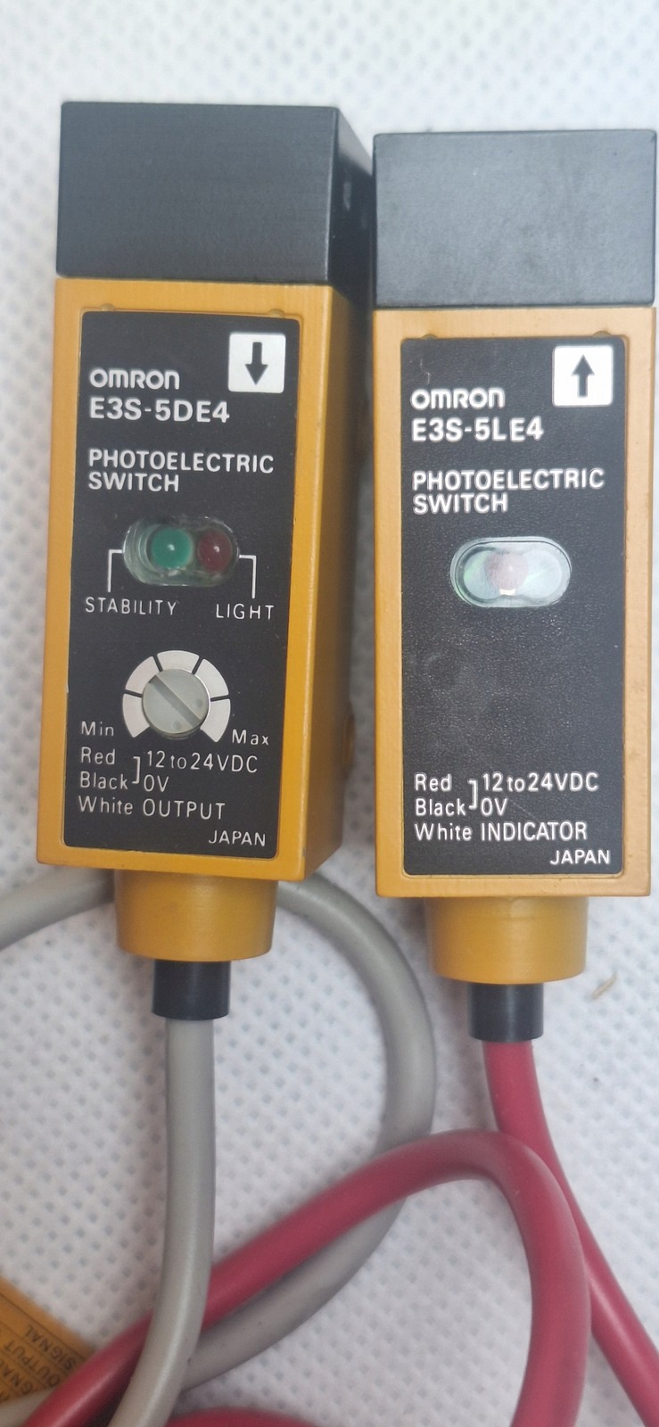 Omron E3S-5E4 Photoelectric E3S-5DE4 E3S-5LE4