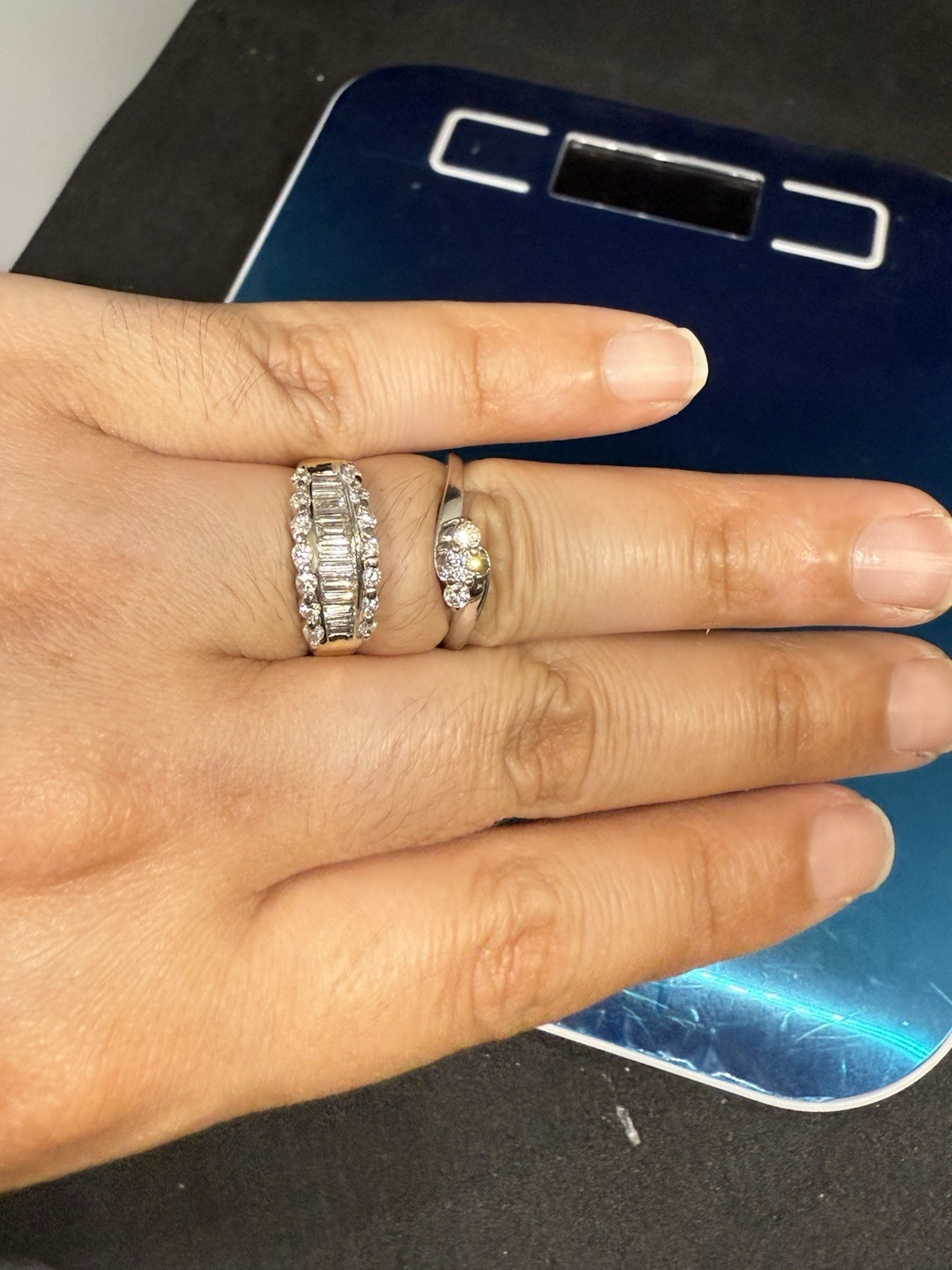 14k White Gold .15 Ctw Diamond Ring Size 7. - image 6